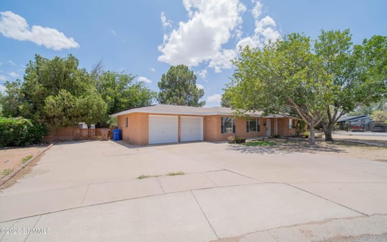 1850 Debby Circle, Las Cruces, NM 88005 photo 2