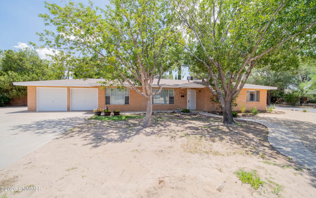 1850 Debby Circle, Las Cruces, NM – 3 bedroom, 1,749 sqft single family residence for sale at $269,999