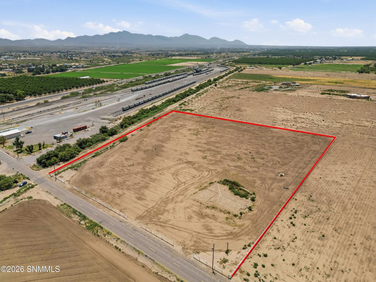 215 Harding Road, Anthony, NM 88021, foto 2