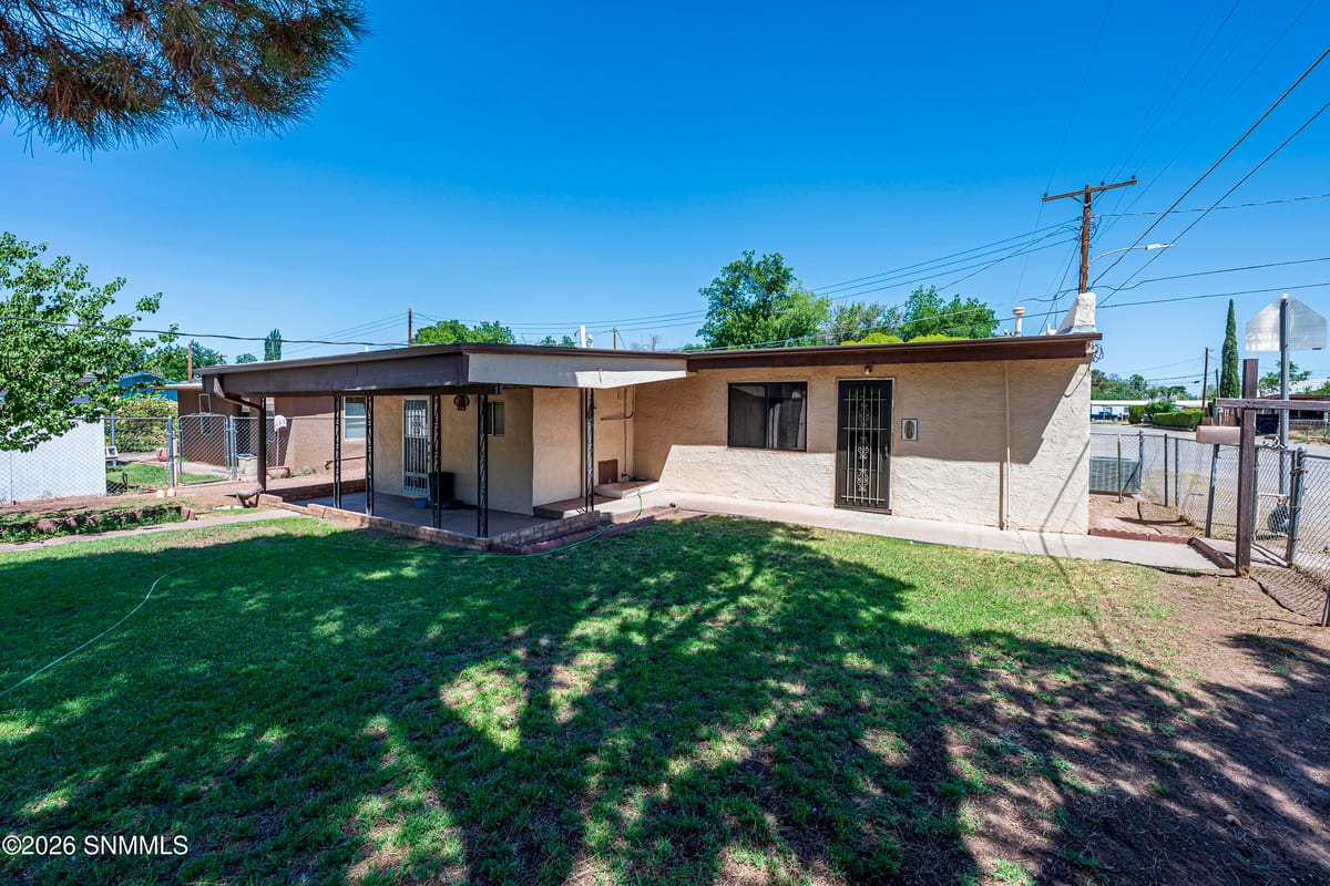 611 1st Street, Tularosa, NM 88352 photo 1