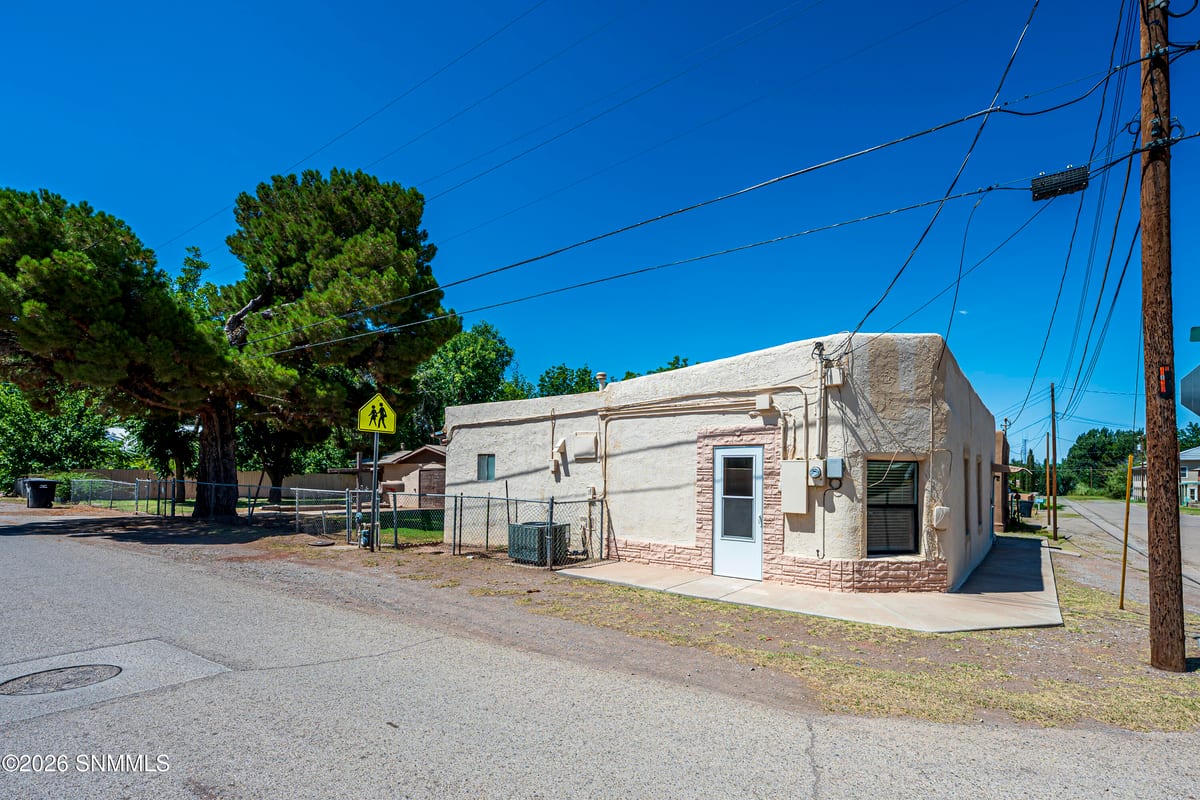 611 1st Street, Tularosa, NM 88352 photo 11