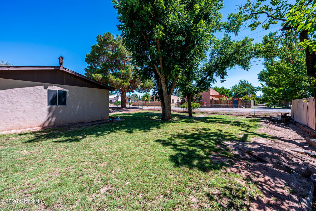 611 1st Street, Tularosa, NM 88352 photo 7