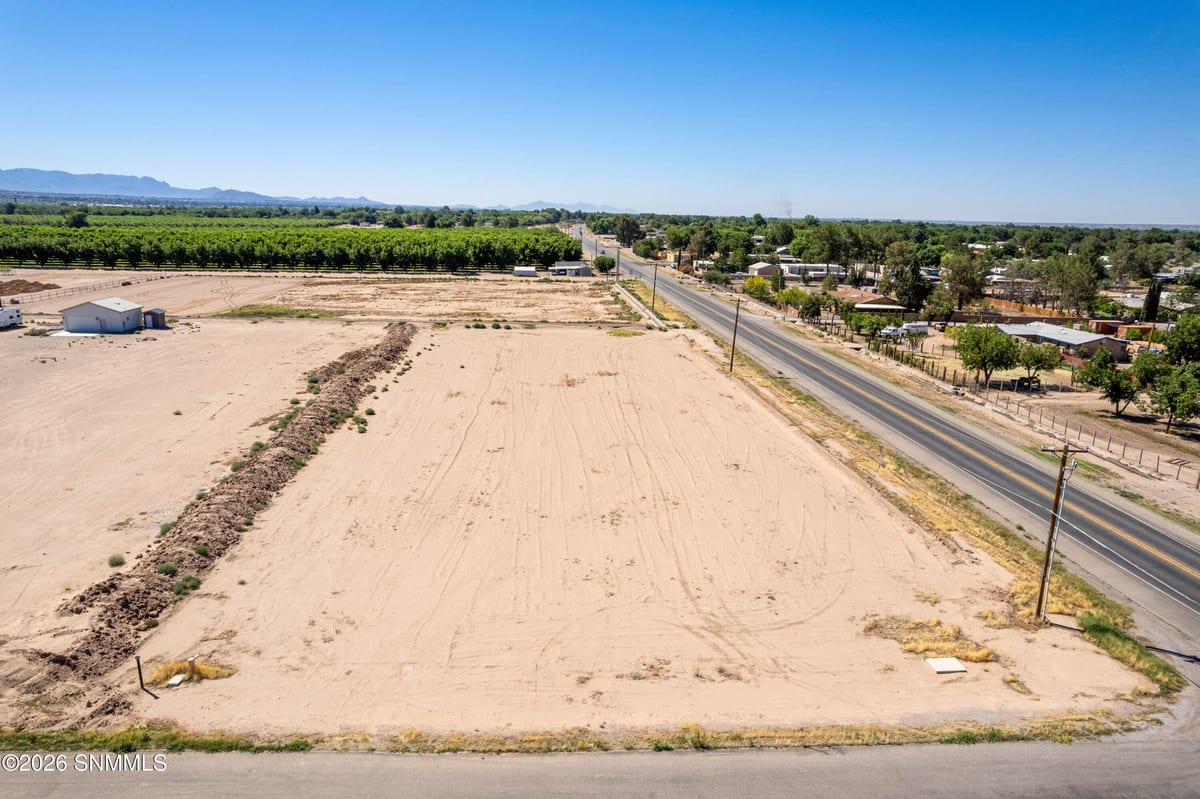 1310 Apple Tree Lane, Las Cruces, NM 88007 photo 1