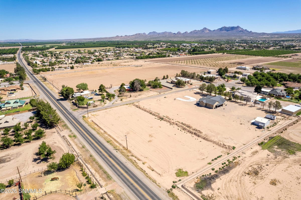 1310 Apple Tree Lane, Las Cruces, NM 88007 photo 11