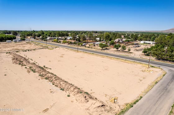 1310 Apple Tree Lane, Las Cruces, NM 88007 photo 2