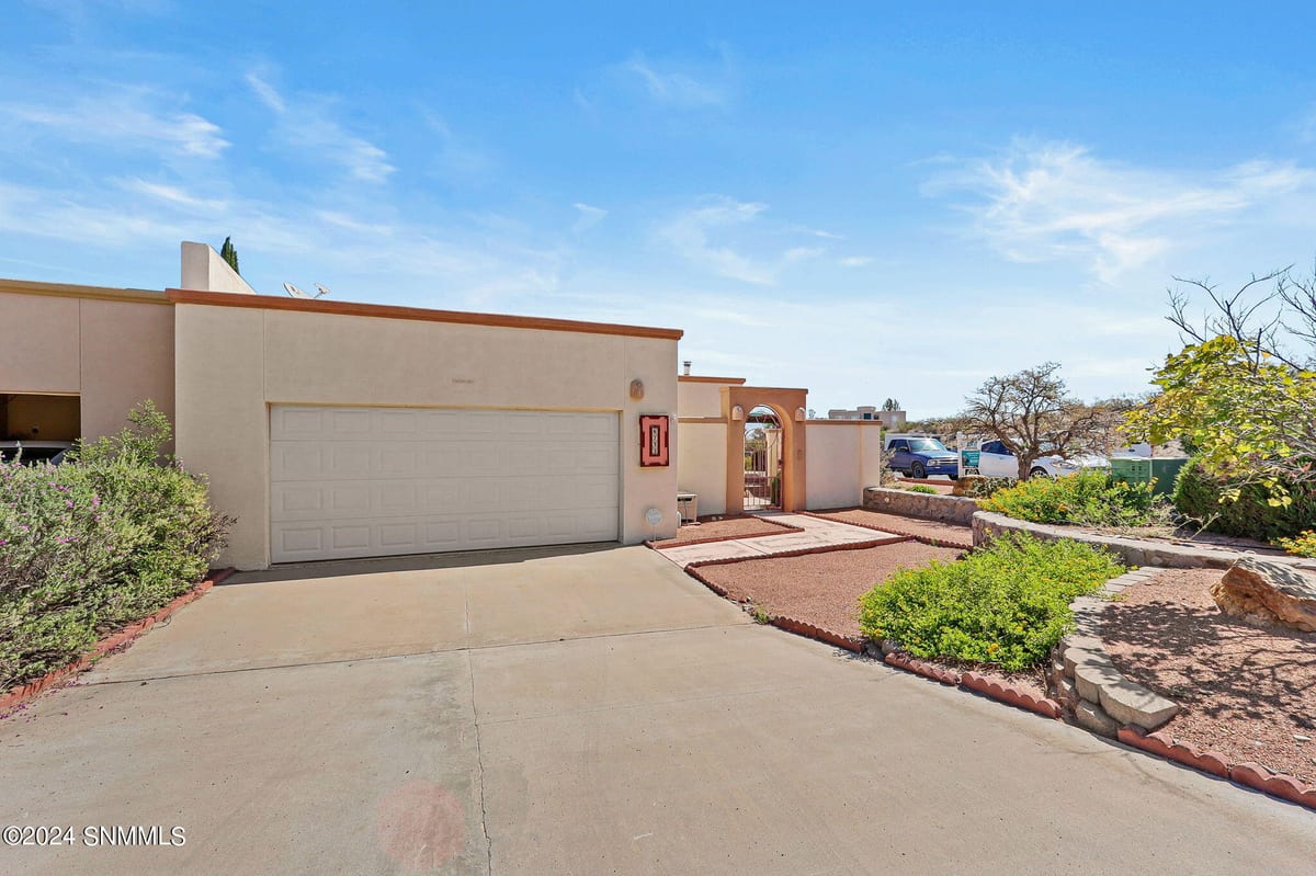 6732 Camino Blanco, Las Cruces, NM 88007 photo 1