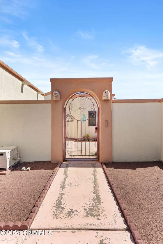 6732 Camino Blanco, Las Cruces, NM 88007 photo 4
