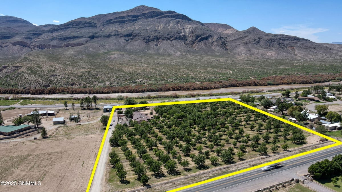 10917 N Valley Drive, Las Cruces, NM 88007 photo 1
