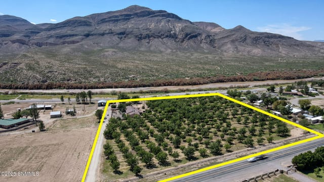 10917 N Valley Drive, Las Cruces, NM – 3 bedroom, 2,844 sqft single family residence for sale at $1,175,000