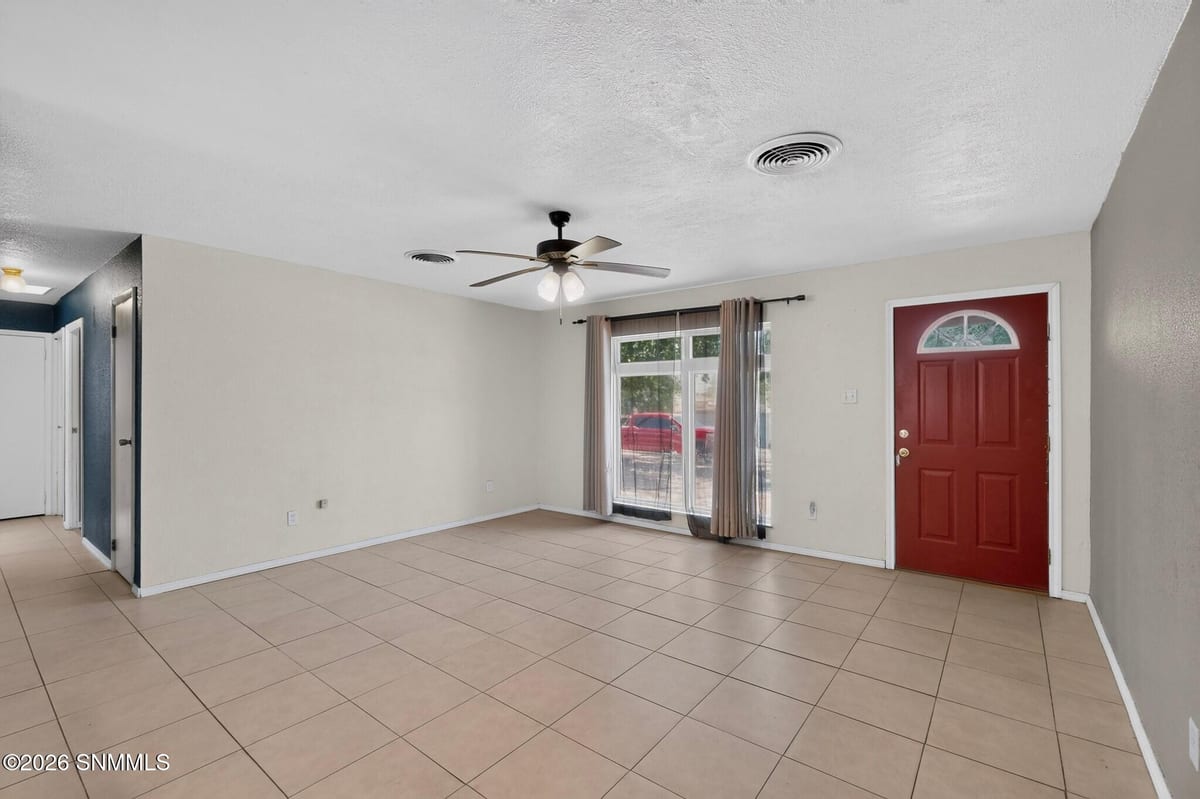 1135 Larry Drive, Las Cruces, NM 88001 photo 6