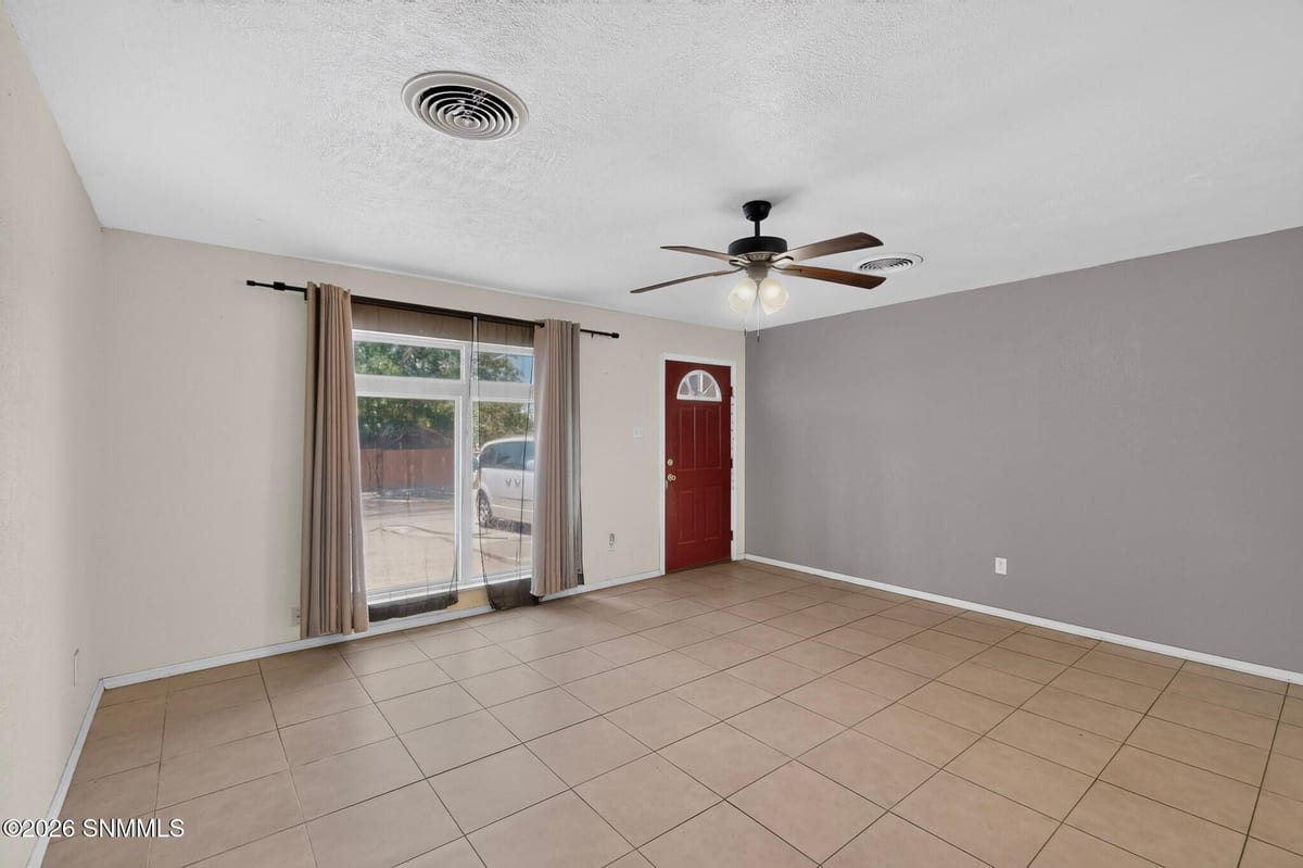 1135 Larry Drive, Las Cruces, NM 88001 photo 7