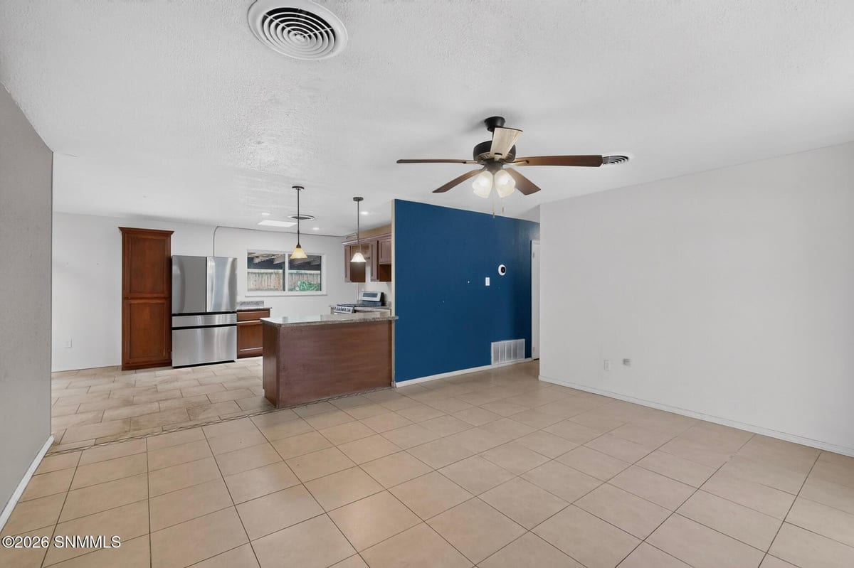 1135 Larry Drive, Las Cruces, NM 88001 photo 9