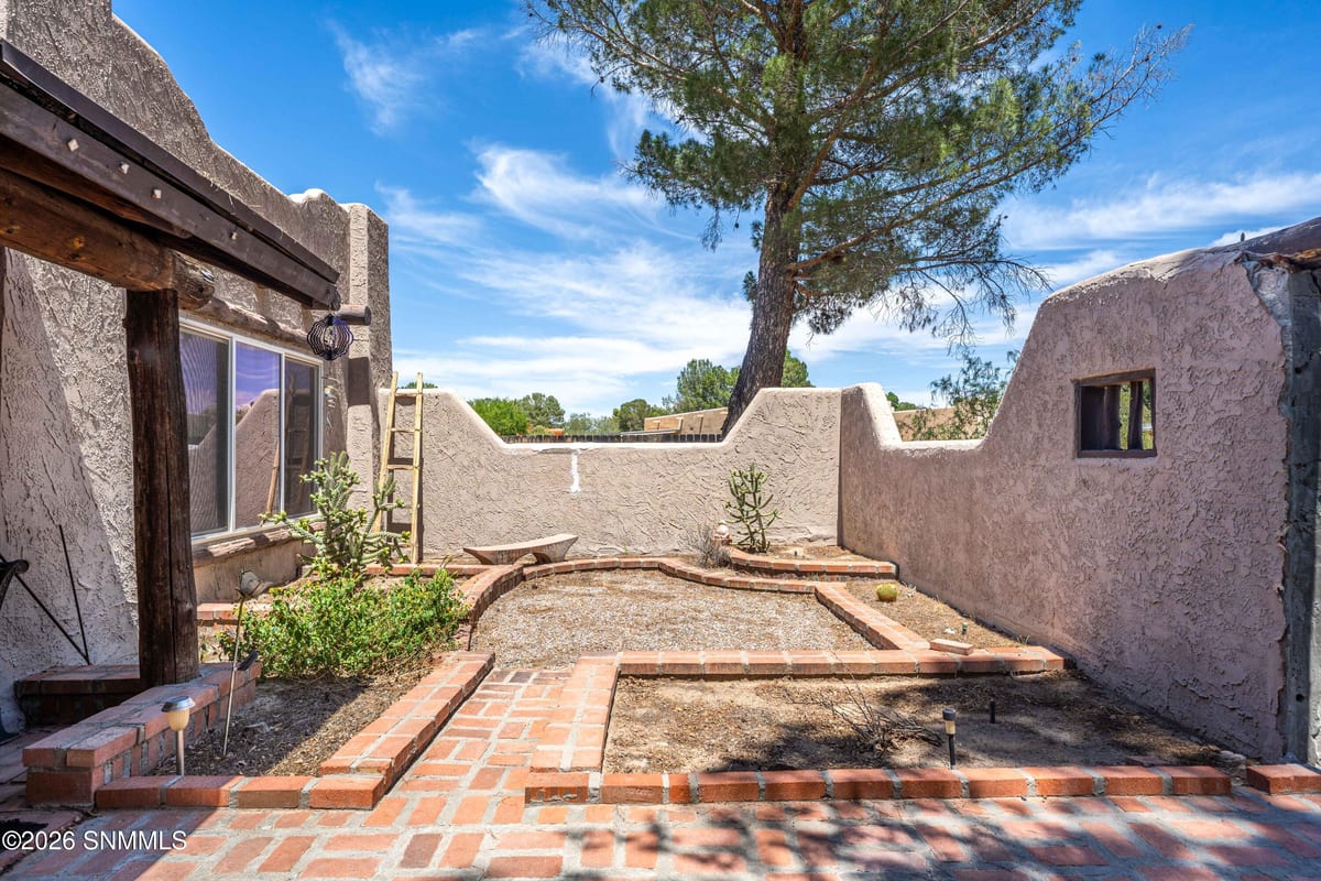 1910 Lillian Court, Las Cruces, NM 88007 photo 9