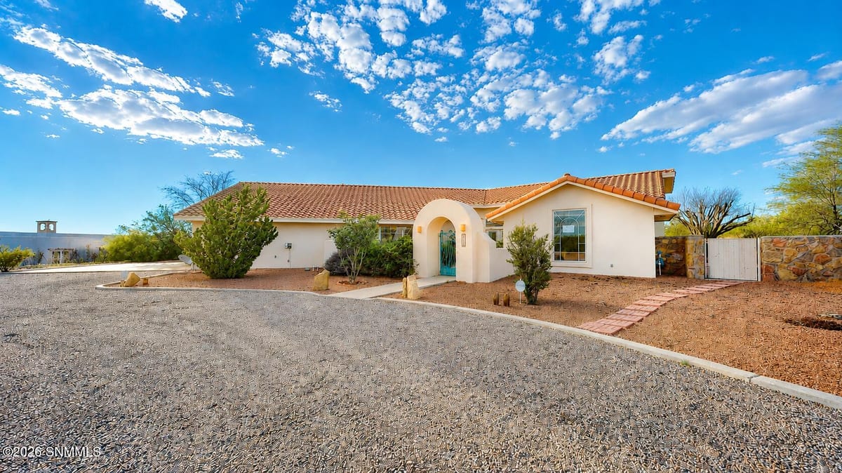 5301 Redman Road, Las Cruces, NM 88011 photo 1