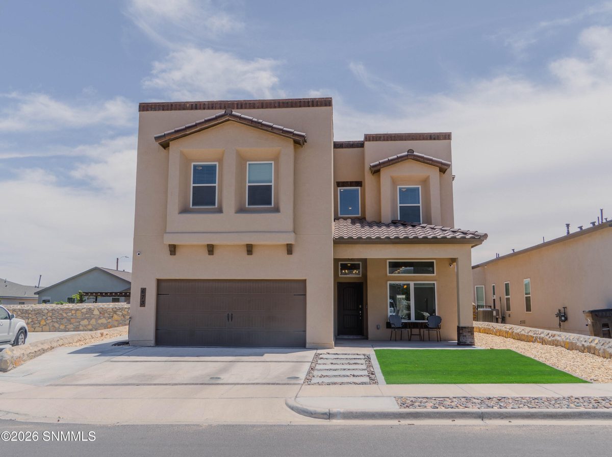 673 La Entrada Circle, Sunland Park, NM 88063 photo 1