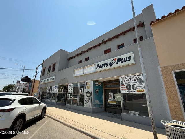 215 W Fox Street, Carlsbad, NM 88220 photo 2
