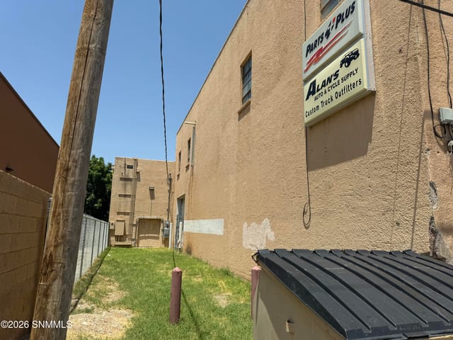 215 W Fox Street, Carlsbad, NM 88220 photo 4