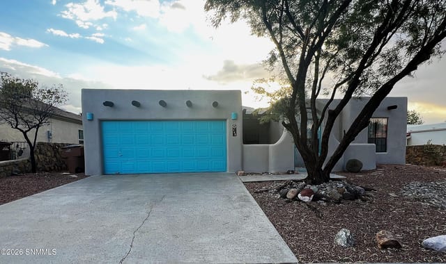 740 Canyon Point Road, Las Cruces, NM – 3 bedroom single family residence for sale at $1,700