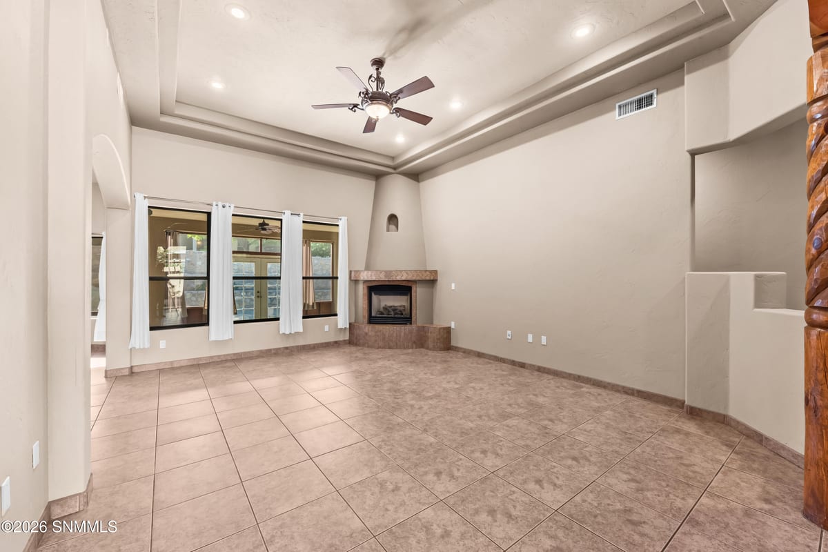 2026 El Presidio Drive, Las Cruces, NM 88011 photo 6