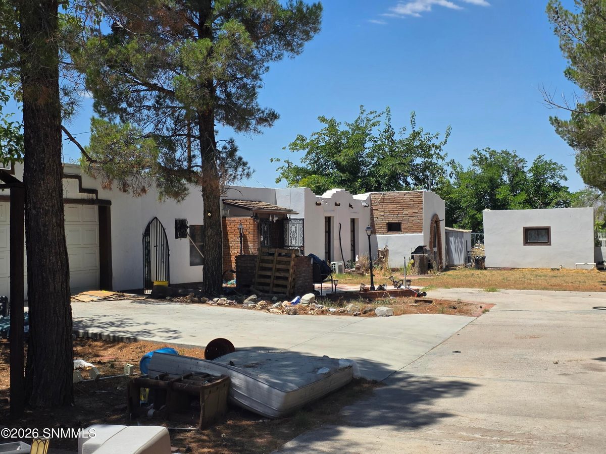 5216 Foster Lane, Las Cruces, NM 88007 photo 1