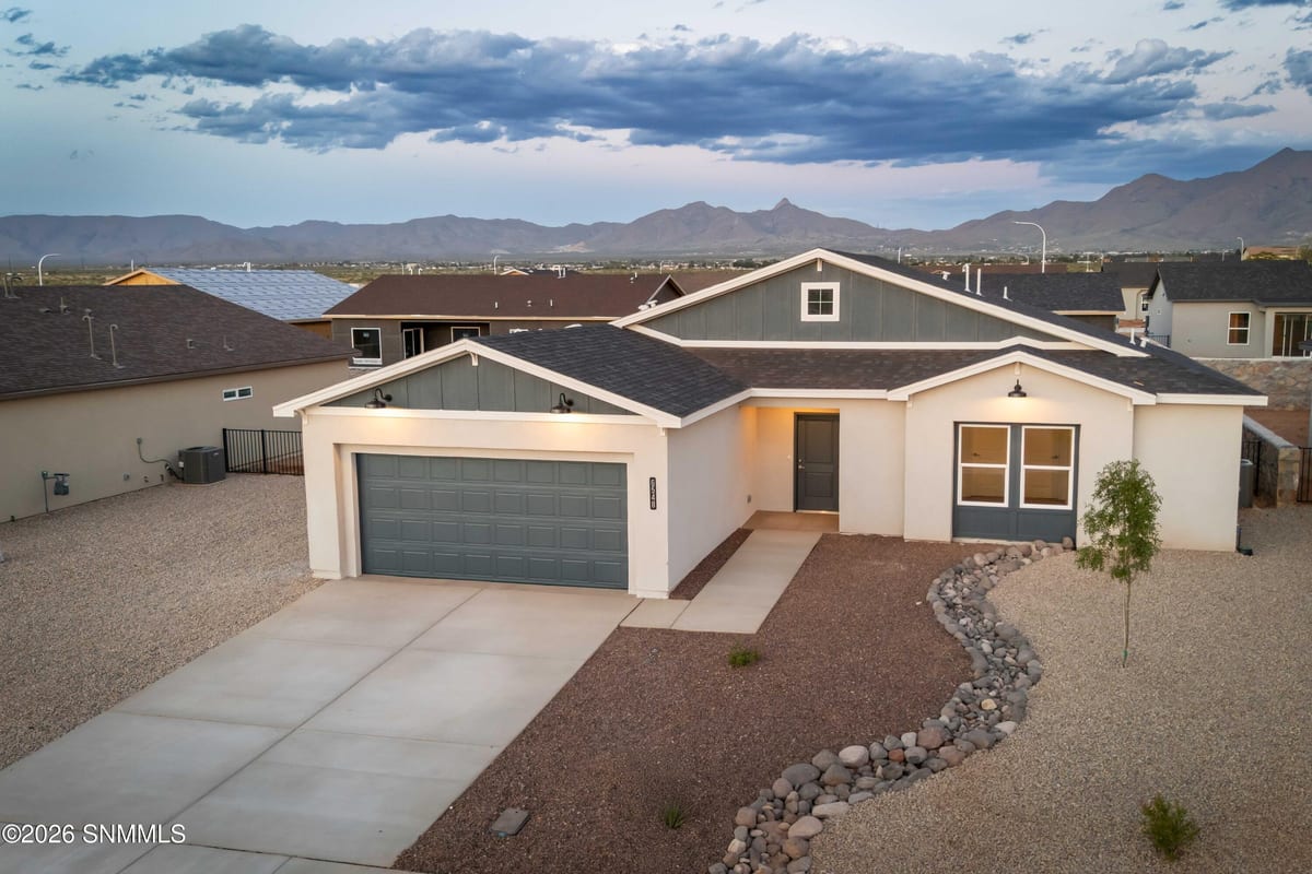 6548 Phoenix Street, Las Cruces, NM 88012 photo 1