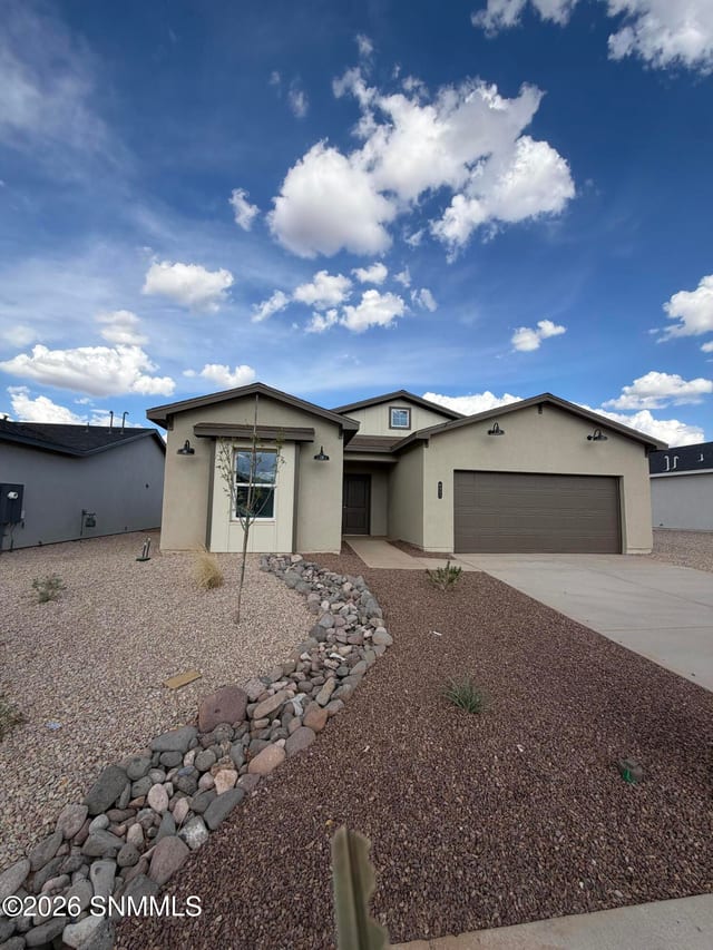 6552 Phoenix Street, Las Cruces, NM – 3 bedroom, 1,524 sqft single family residence for sale at $312,965