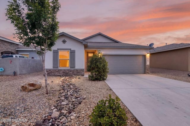 6962 Santa Marta Street, Las Cruces, NM – 3 bedroom, 1,630 sqft single family residence for sale at $320,000