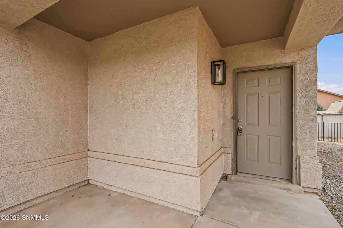 5926 Moon View Drive, Las Cruces, NM 88012 photo 3