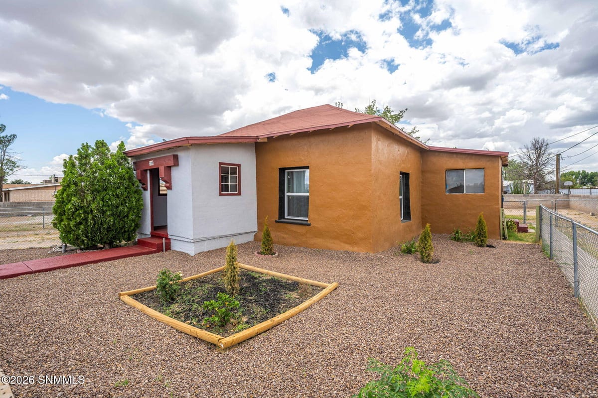 335 Armstrong Road, Las Cruces, NM 88007 photo 4
