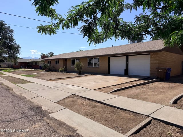 195 Hoagland Road, Las Cruces, NM – 3 bedroom, 2,058 sqft single family residence for sale at $329,500