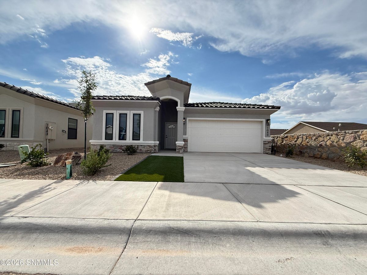 1049 Arabetto Road, Las Cruces, NM 88012 photo 2
