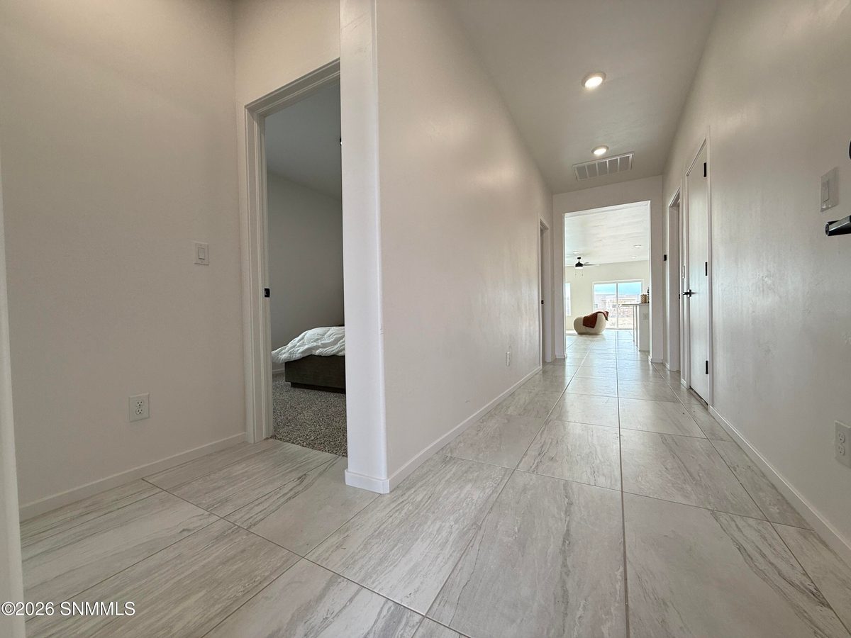 1049 Arabetto Road, Las Cruces, NM 88012 photo 4