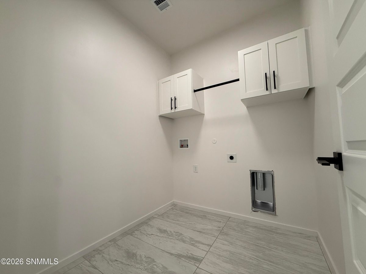 1049 Arabetto Road, Las Cruces, NM 88012 photo 9