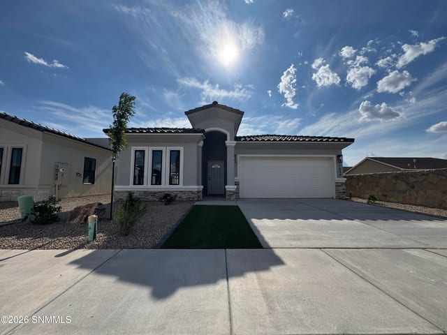 1049 Arabetto Road, Las Cruces, NM – 3 bedroom, 1,716 sqft single family residence for sale at $354,950