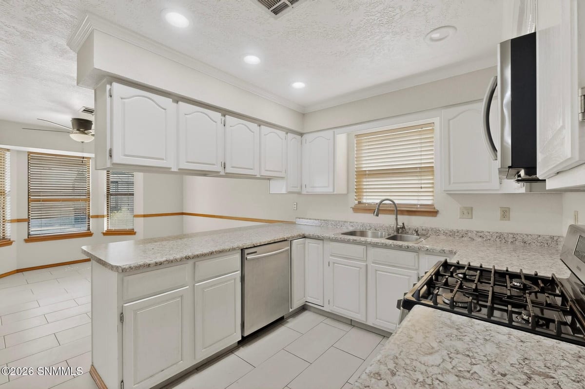 711 Windmill Drive, Las Cruces, NM 88011 photo 14