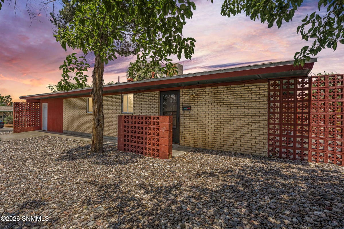 2101 Chilton Drive, Las Cruces, NM 88001 photo 1