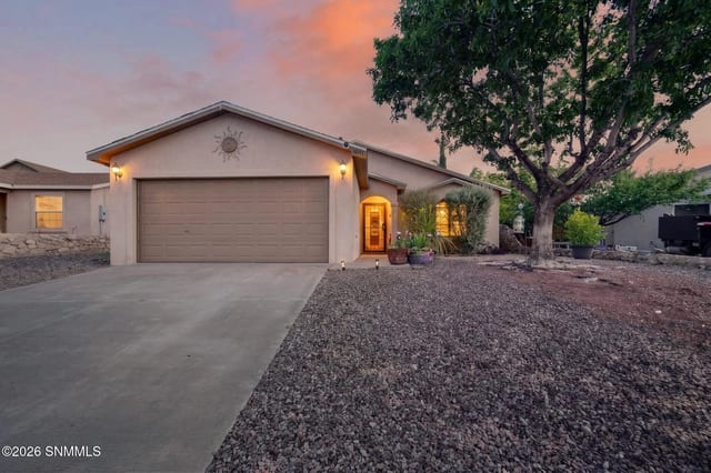 5041 Starlite Court, Las Cruces, NM – 3 bedroom, 1,170 sqft single family residence for sale at $257,000