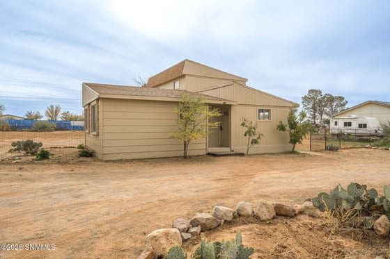 9104 Horace Lane, Las Cruces, NM 88011 photo 2