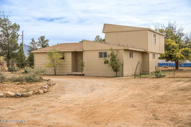 9104 Horace Lane, Las Cruces, NM – 3 bedroom, 1,343 sqft single family residence for sale at $220,000