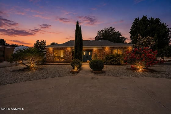 960 Calle Sereno, Las Cruces, NM 88007 photo 2
