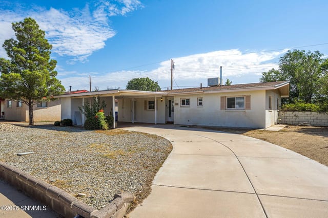 1015 Calle Del Encanto, Las Cruces, NM 88005 photo 2