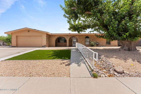 2716 Johnson Street, Las Cruces, NM 88005 photo 2