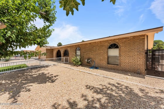 2716 Johnson Street, Las Cruces, NM 88005 photo 5