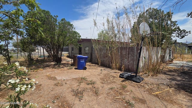 1760 N Mesquite Street, Las Cruces, NM – 2 bedroom, 702 sqft single family residence for sale at $115,000