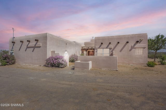 1900 Desert Ridge Rise Road, Las Cruces, NM – 3 bedroom, 2,028 sqft single family residence for sale at $469,000