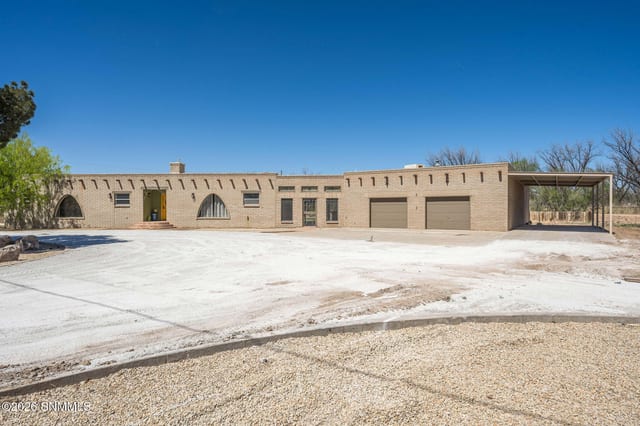 1032 Carver Road, Las Cruces, NM – 3 bedroom, 4,194 sqft single family residence for sale at $699,000