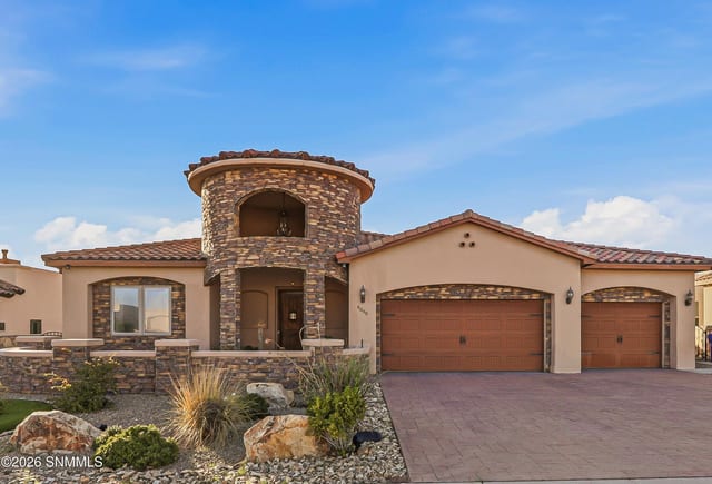 4099 Calle Belleza, Las Cruces, NM – 4 bedroom, 2,452 sqft single family residence for sale at $599,900