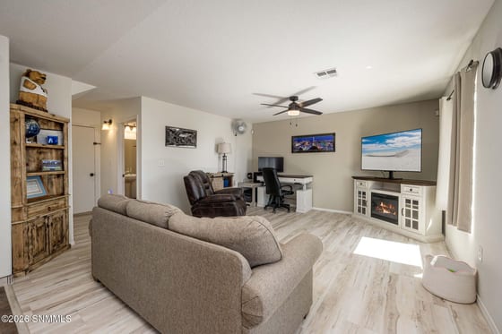 3748 Piedras Negras Drive, Las Cruces, NM 88012 photo 4