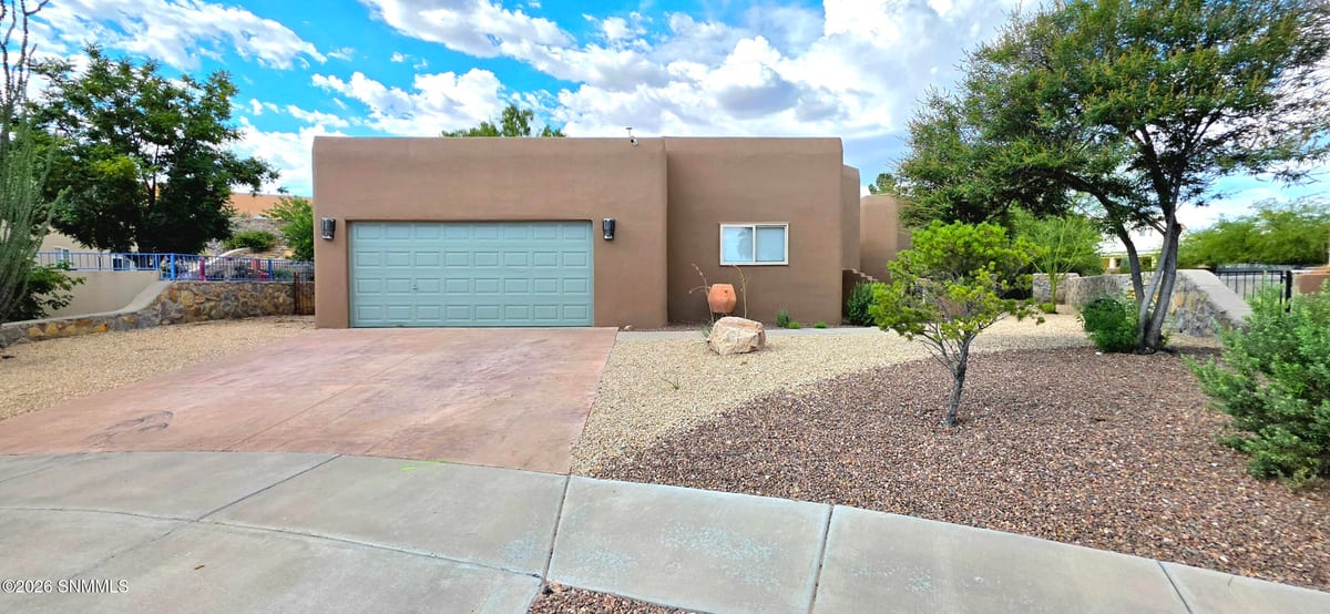 2011 Desert Springs Court, Las Cruces, NM 88011 photo 1