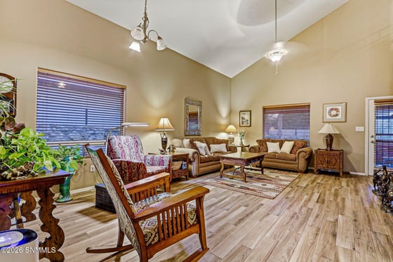 2547 Prado Del Sol Avenue, Las Cruces, NM 88011 photo 3